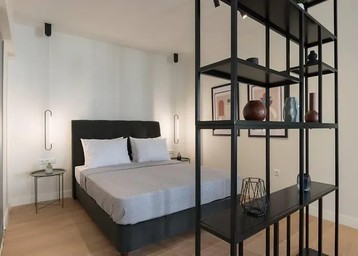 Academy Elegant Apartment #202