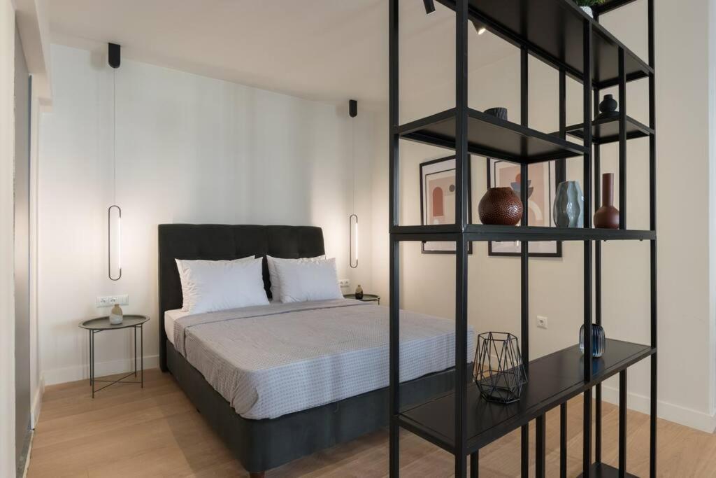 Academy Elegant #202 Atene